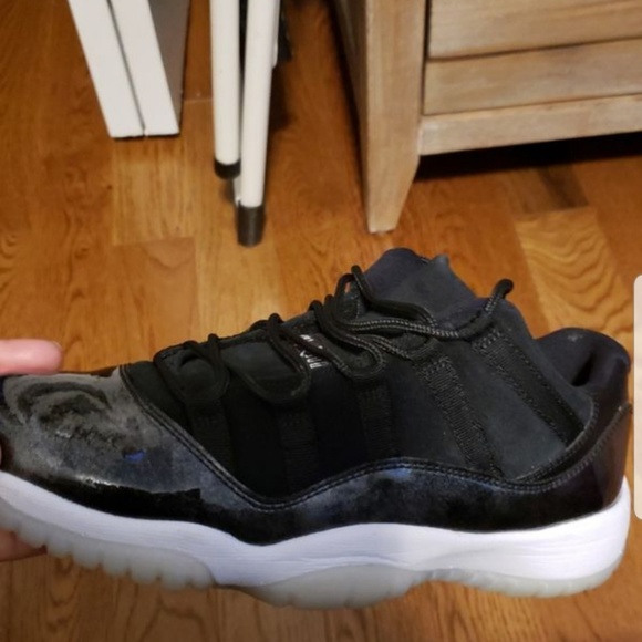 Jordan sneakers - Picture 2 of 3